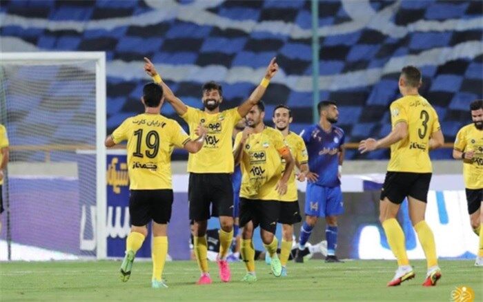 ‌فدراسیون‌ برای لاپوشانی‌ تخلفات استقلال، از سپاهان و پرسپولیس امتیاز کسر کرد
