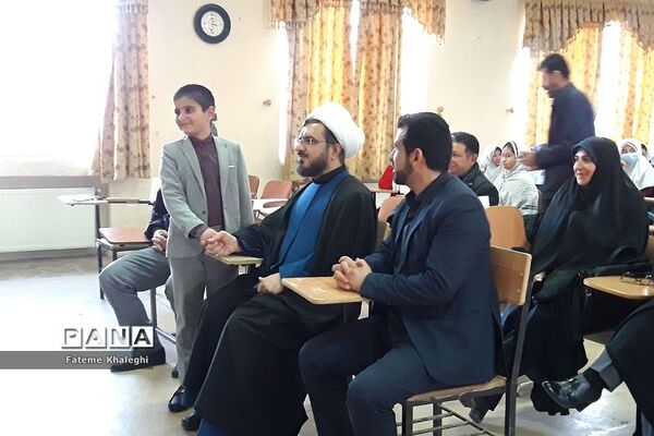 بازدید ازنمایشگاه رویدادآخراشه در سالن اجتماعات قدسیه شهرستان دماوند