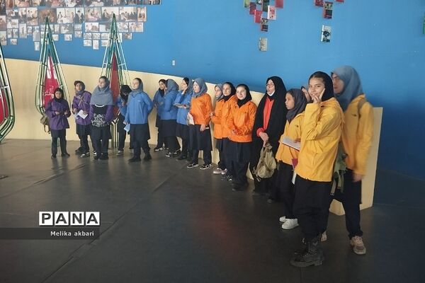 بازدید دانش‌آموزان ناحیه دو شهرری از باغ کتاب تهران