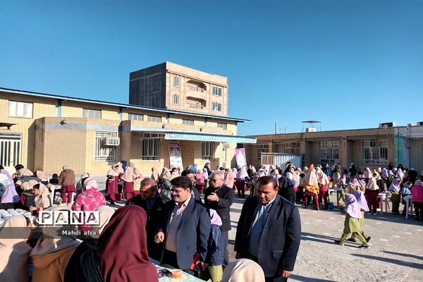 بازارچه همدلی در دبستان آزاده بهبهان