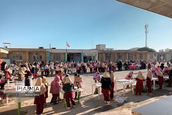 بازارچه همدلی در دبستان آزاده بهبهان