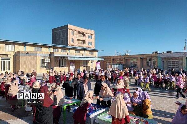 بازارچه همدلی در دبستان آزاده بهبهان