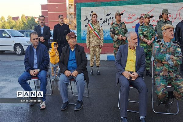 آیین تجلیل از دانش‌آموز رباط‌کریمی و صاحب مدال طلای جهان در مسابقات کاراته ۲۰۲۳ گرجستان