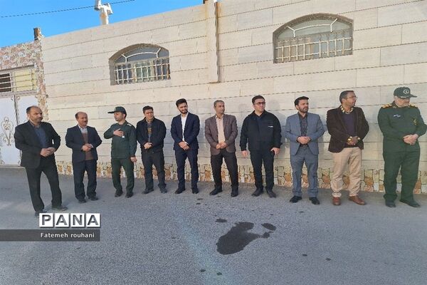 ‌مراسم تکریم از مادر شهید در خلیل‌آباد