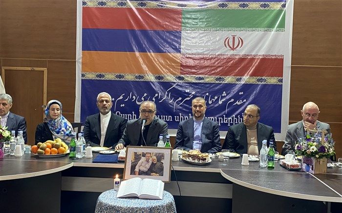 دیدار وزیر امور خارجه با ایرانیان مقیم ارمنستان