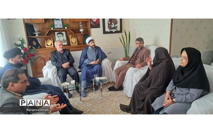 دیدار رئیس بنیاد شهید‌ شهرستان شیروان با مادران و همسران شهدا