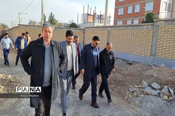 بازدید و پیگیری روند ساخت و تجهیز استخر دانش‌آموزی در قوچان