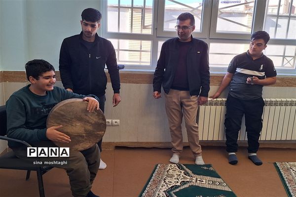 اجرای طرح شهید طوقانی با هدف آشنایی دانش‌آموزان پسر دوره دوم ابتدایی با ورزش زورخانه‌ای