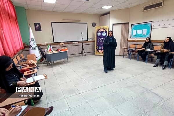 آغاز کارگاه‌های آموزشی مربیان پیشتاز شهرستان شهریار