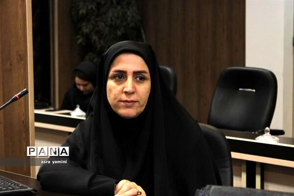 آیین تجلیل از سوادیاران ناحیه یک بهارستان