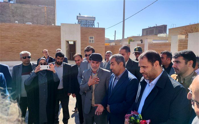 رفتار معلمانه آقای وزیر در مراسم افتتاح مجتمع برکت شهید سلیمانی