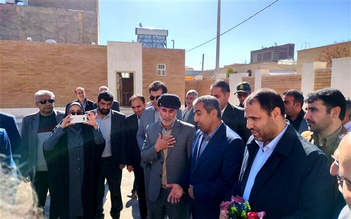 رفتار معلمانه آقای وزیر در مراسم افتتاح مجتمع برکت شهید سلیمانی