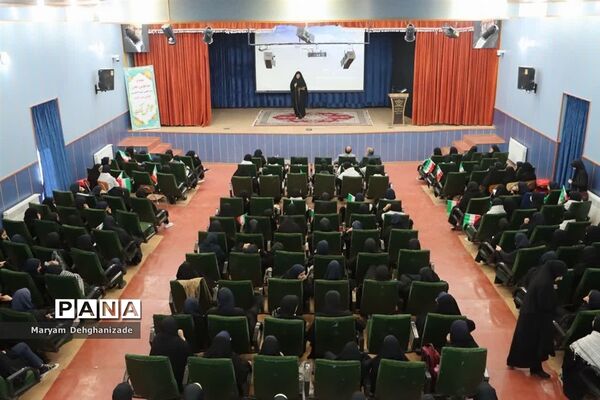دختران حاج قاسم؛ به یاد پدر و به همراه تجلیل از مادر