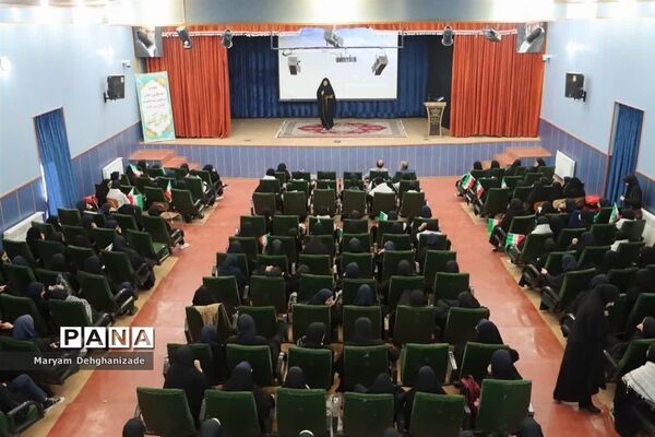 دختران حاج قاسم؛ به یاد پدر و به همراه تجلیل از مادر