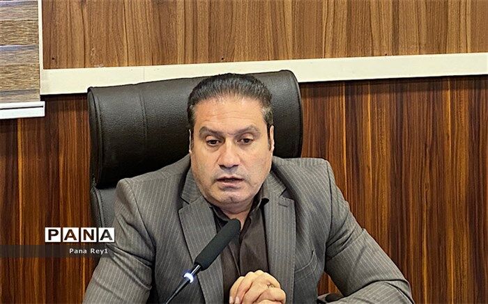 اقامه نماز باید ستون و محوریت فعالیت‌های مدارس باشد