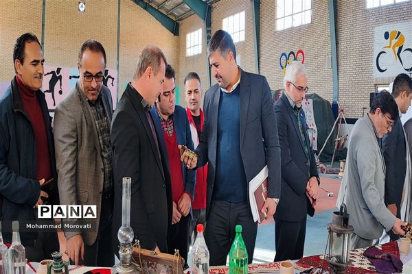 نمایشگاه رونمایی از دستاوردها و فعالیتهای سوادآموزی