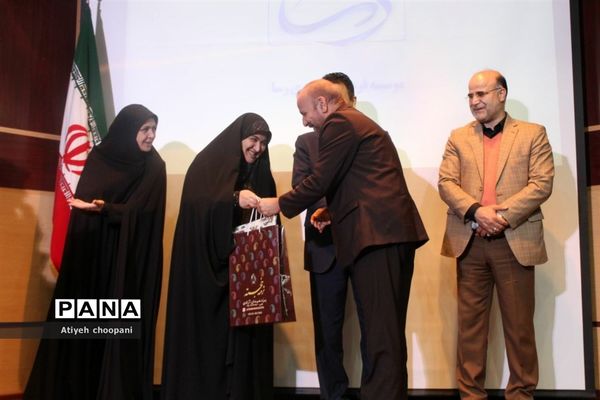 تقدیر از برگزیدگان مسابقه «گزارشگر اربعین باشید»