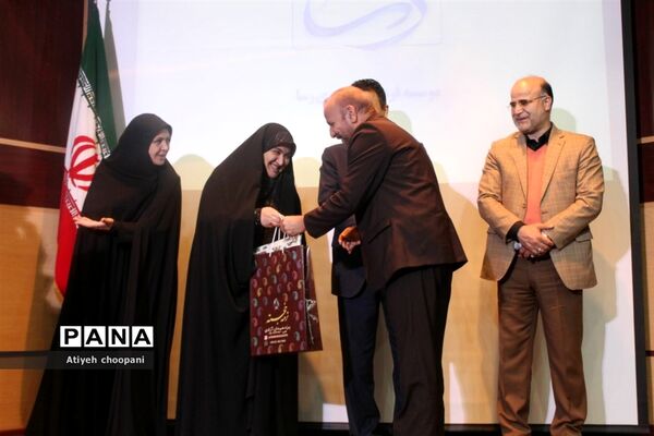 تقدیر از برگزیدگان مسابقه «گزارشگر اربعین باشید»