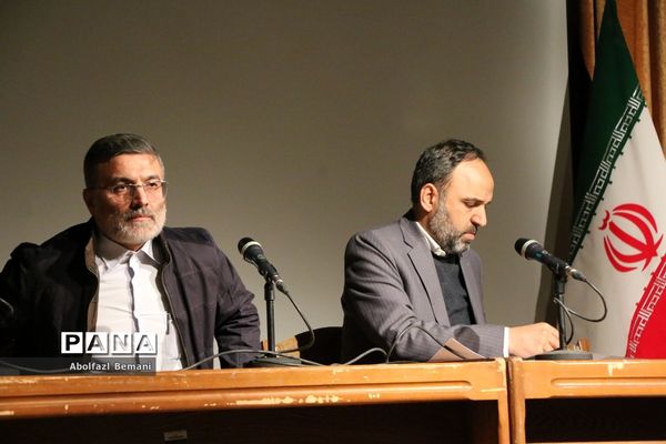 نشست صمیمی معاون وزیر ارشاد با مدیران رسانه ها در قم