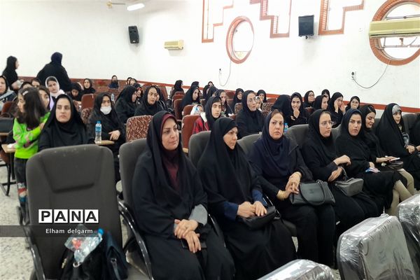 آیین تقدیر از برگزیدگان جشنواره های دانش‌آموزی شوشتر