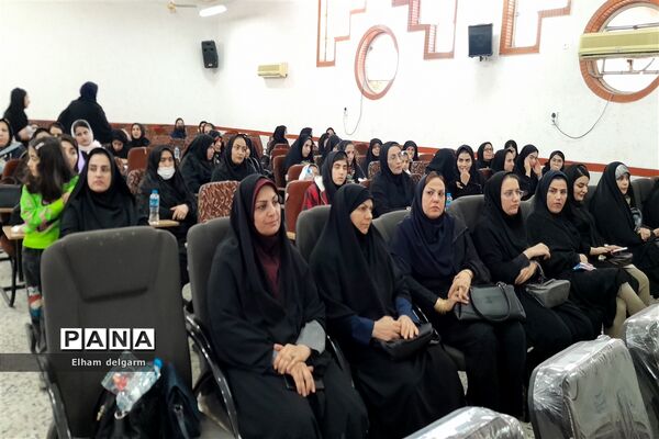 آیین تقدیر از برگزیدگان جشنواره های دانش‌آموزی شوشتر