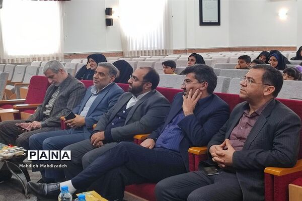 آیین تجلیل از پژوهشگران برتر سال ۱۴۰۲-۱۴۰۱ در آموزش و پرورش ناحیه ۶ مشهد