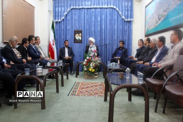 دیدار شورای معاونان آموزش و پرورش استان بوشهر با نماینده ولی فقیه در استان و امام جمعه بوشهر