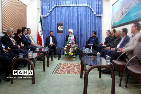 دیدار شورای معاونان آموزش و پرورش استان بوشهر با نماینده ولی فقیه در استان و امام جمعه بوشهر