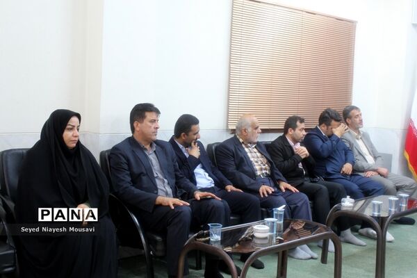 دیدار شورای معاونان آموزش و پرورش استان بوشهر با نماینده ولی فقیه در استان و امام جمعه بوشهر