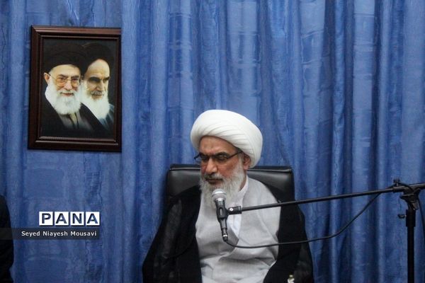 دیدار شورای معاونان آموزش و پرورش استان بوشهر با نماینده ولی فقیه در استان و امام جمعه بوشهر