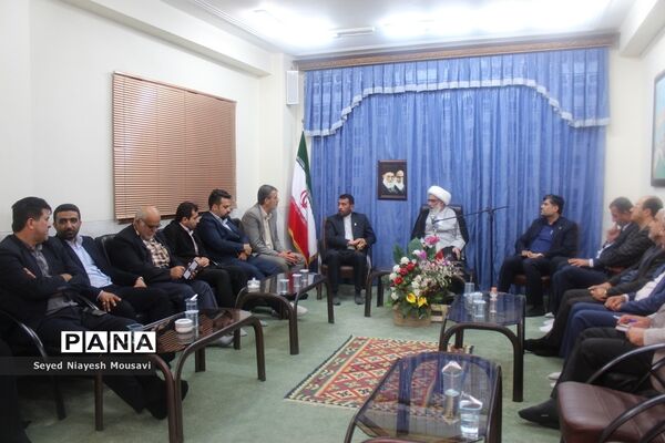 دیدار شورای معاونان آموزش و پرورش استان بوشهر با نماینده ولی فقیه در استان و امام جمعه بوشهر