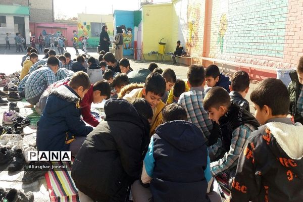 همایش نقاشی همگانی به‌مناسبت ولادت حضرت زهرا(س) و روز مادر در شهرستان پیشوا