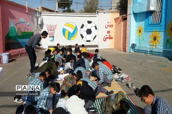 همایش نقاشی همگانی به‌مناسبت ولادت حضرت زهرا(س) و روز مادر در شهرستان پیشوا