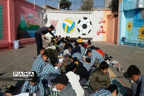 همایش نقاشی همگانی به‌مناسبت ولادت حضرت زهرا(س) و روز مادر در شهرستان پیشوا