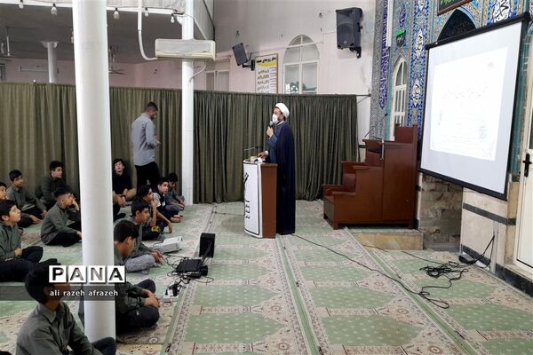 برنامه های دهه بصیرت با حضور دانش‌آموزان پیشتاز در اندیمشک