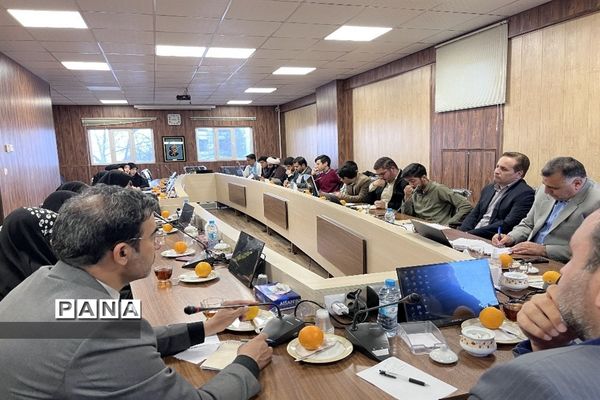 نشست هم‌اندیشی معاون استاندار خراسان‌رضوی با نمایندگان تشکل های دانش‌آموزی نیشابور