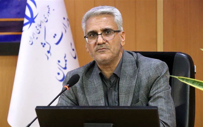 معلمان، سربازان گمنام و افسران سپاه پیشرفت هستند