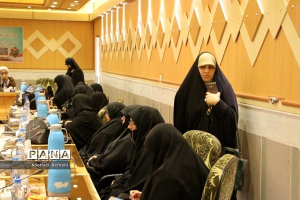 آیین تجلیل از بانوان فرهنگی «همسر شهید» در قم