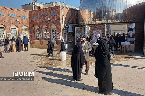 برگزاری مراسم نهم دی ماه در مصلای شهرستان پردیس