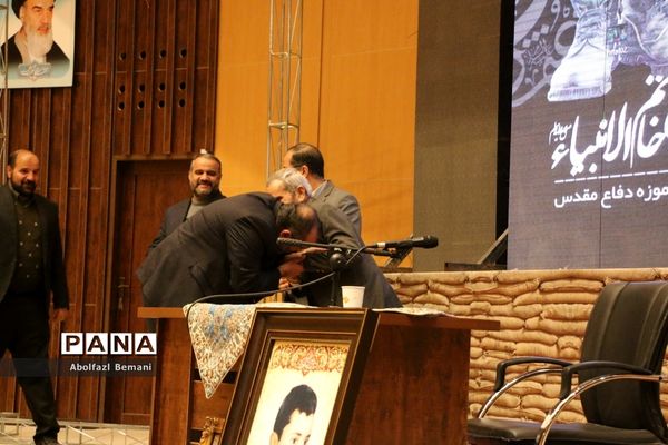 یادواره 12 شهید دانش‌آموز دبستان حضرت خاتم الانبیاء(ص)