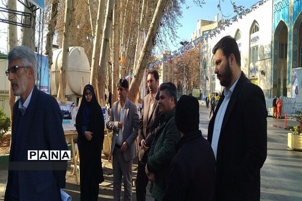 بر پایی میز خدمت سازمان نهضت سوادآموزی در مصلی کرج