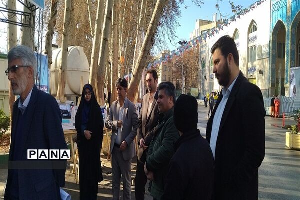 بر پایی میز خدمت سازمان نهضت سوادآموزی در مصلی کرج