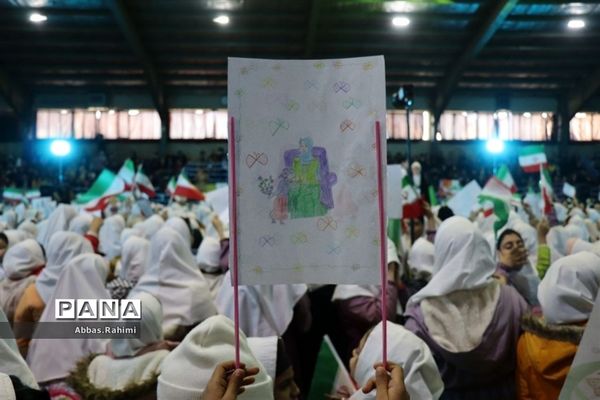 تجمع 2 هزار نفره دانش‌آموزان در سالن علی ابن ابی طالب پاکدشت