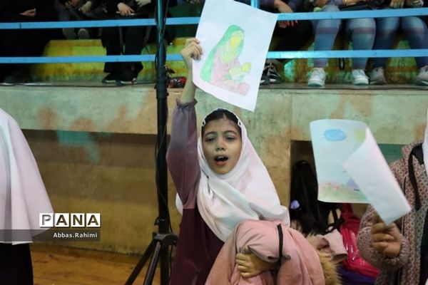 تجمع 2 هزار نفره دانش‌آموزان در سالن علی ابن ابی طالب پاکدشت