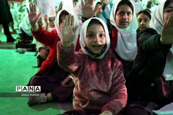 تجمع 2 هزار نفره دانش‌آموزان در سالن علی ابن ابی طالب پاکدشت
