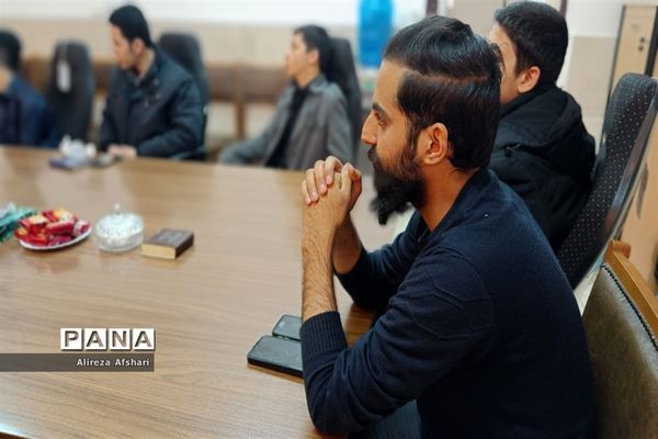 نشست هم‌اندیشی جانشینان بسیج دانش‌آموزی مدارس ناحیه چهار قم