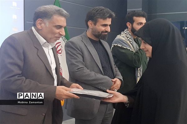 بزرگداشت روز‌ بصیرت‌ و‌ حماسه‌ نه دی  در آمورش و پرورش ناحیه شش مشهد