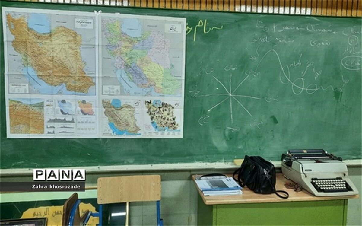 هدف اصلی من از معلمی تلاش برای یاری رساندن به آینده‌سازان کشور است