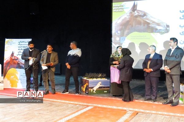 گردهمایی جامعه اسب‌سواری خراسان شمالی در پلاتو شمس بجنورد