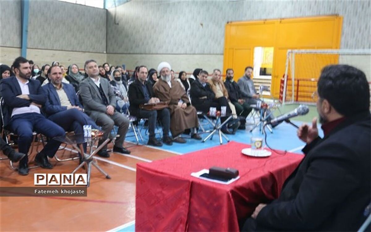 نشست اندیشه‌ورزان حمایت از خانواده و جمعیت در قرچک/فیلم
